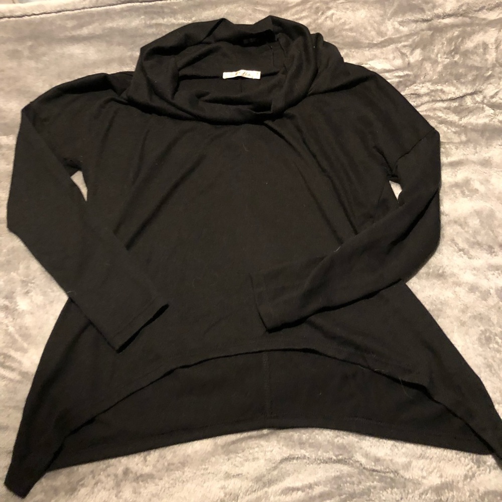 Flowy Turtle Neck